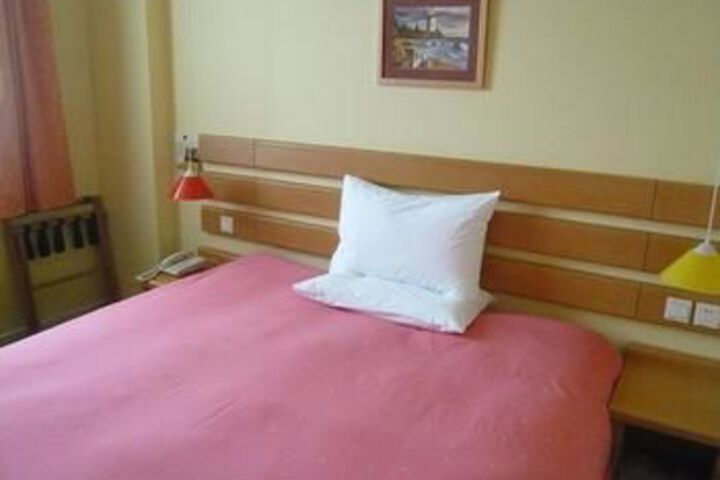 Room 17 of 35