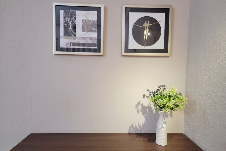 Room 4 of 18