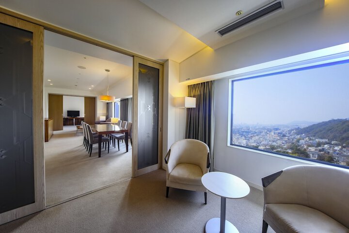 Room 26 of 141