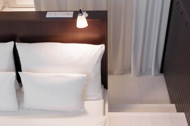Room 14 of 42