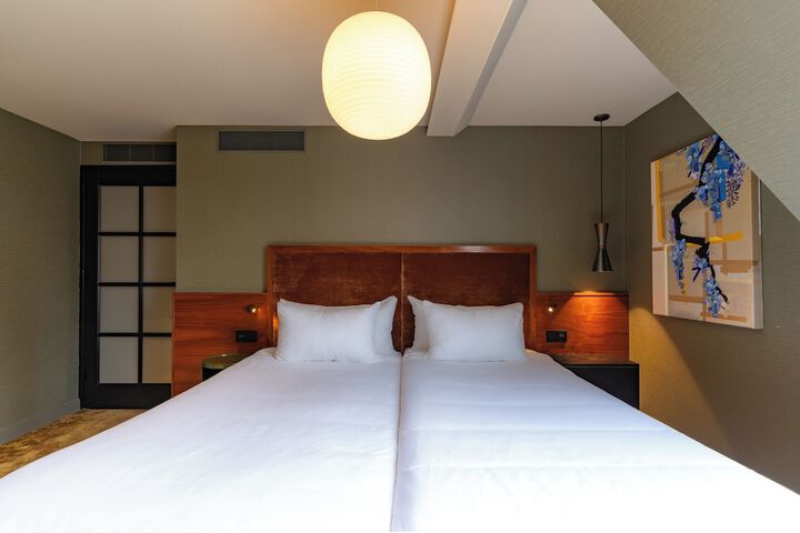 Room 83 of 264