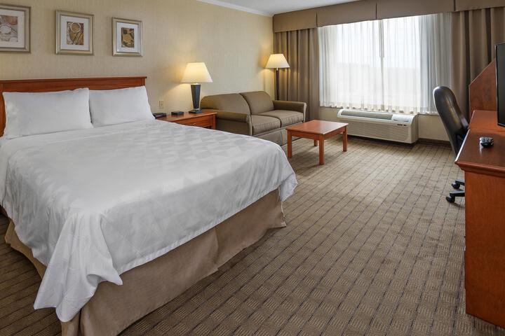 1 Queen Bed Upgrade (9 of 9)