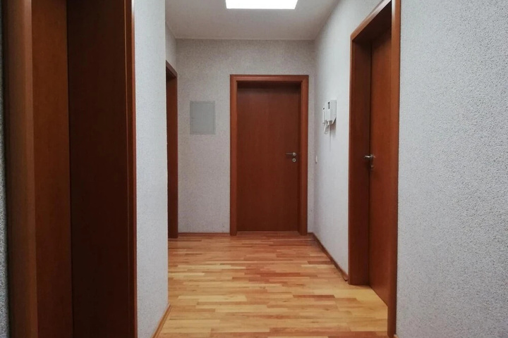 Room 8 of 10