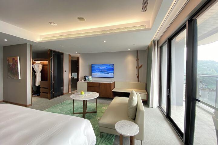Room 30 of 83