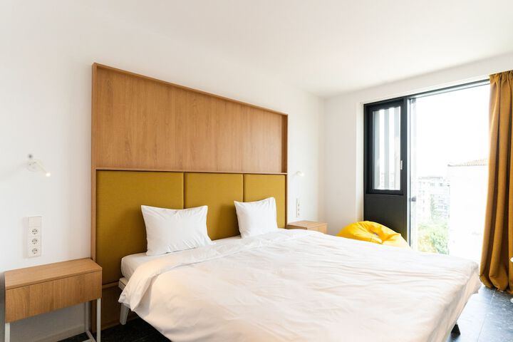 Room 9 of 114