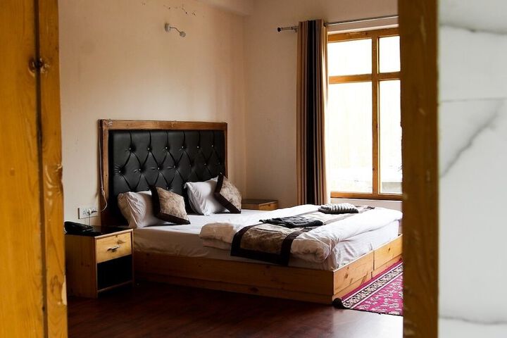 Room 25 of 63
