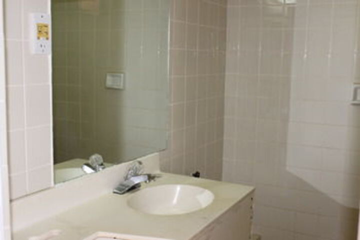 Room 5 of 14