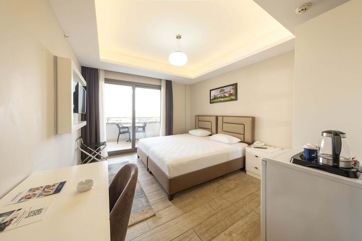 Room 9 of 27