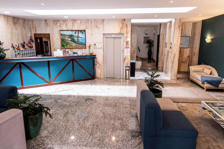 Entrance & Lobby