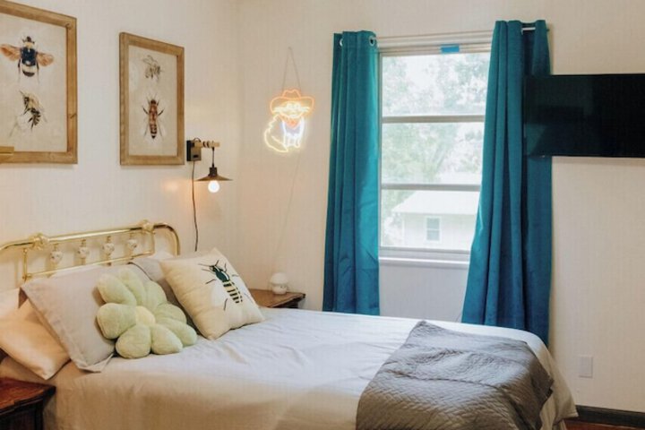 Room 2 of 35