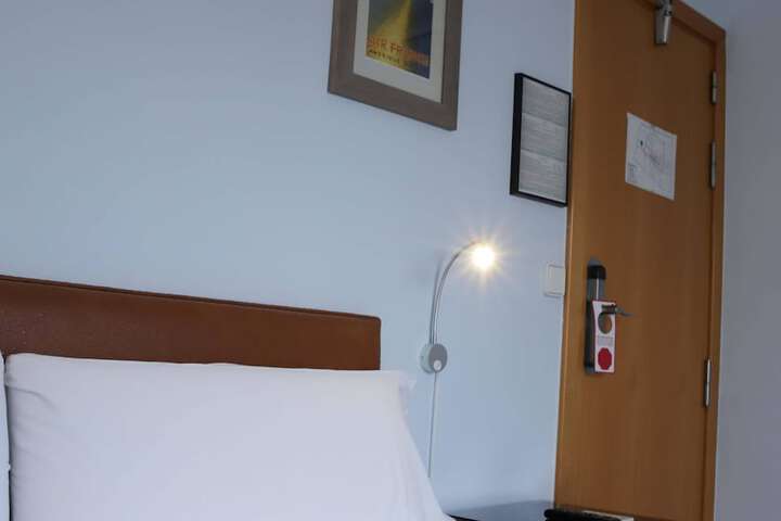Room 21 of 63