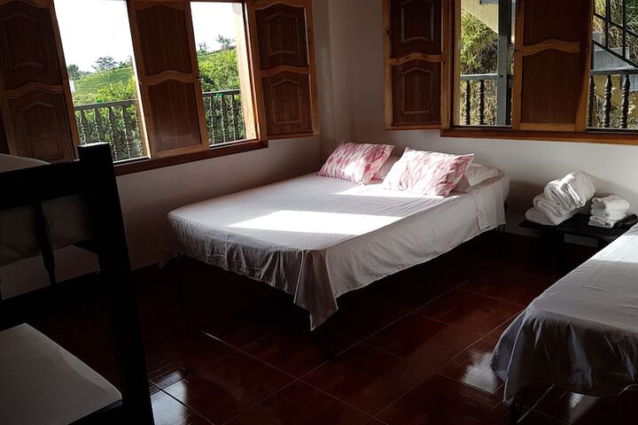 Room 9 of 38