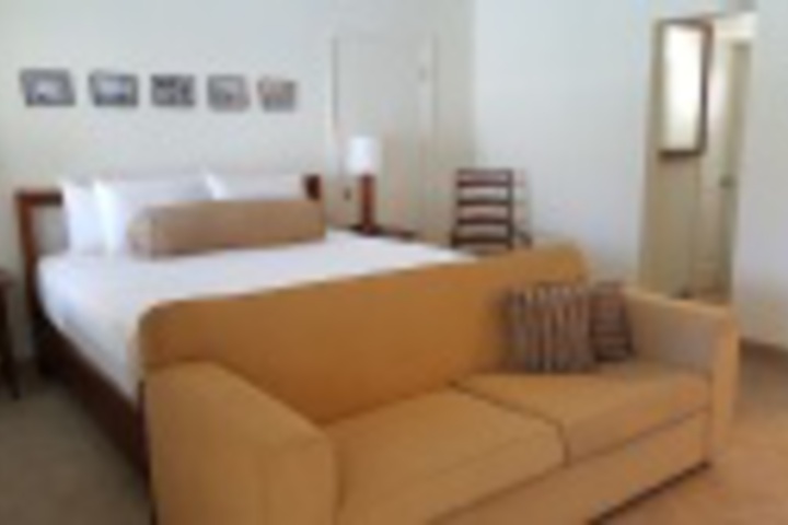 Room 52 of 695