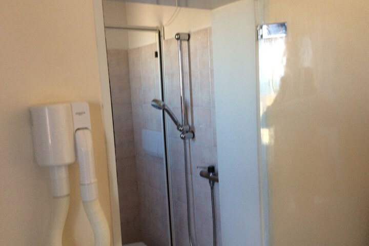 Room 22 of 26