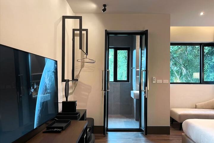Room 10 of 43