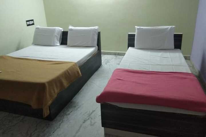 Room 9 of 10