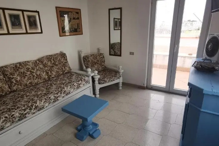 Room 3 of 12