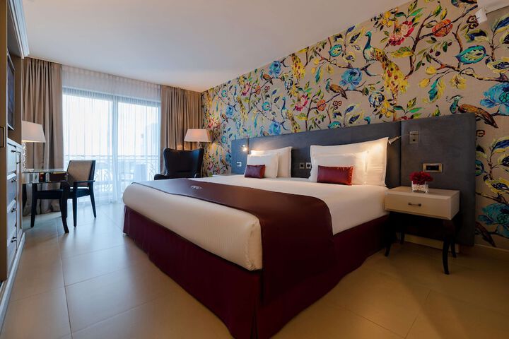 Room 54 of 144