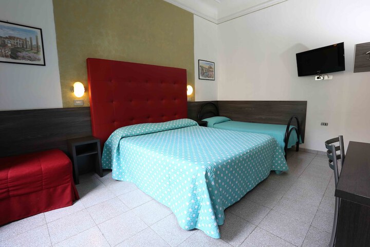 Room 7 of 34