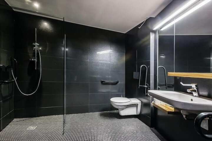 Room 20 of 35