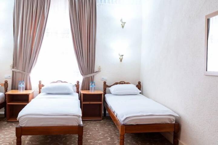 Room 20 of 132