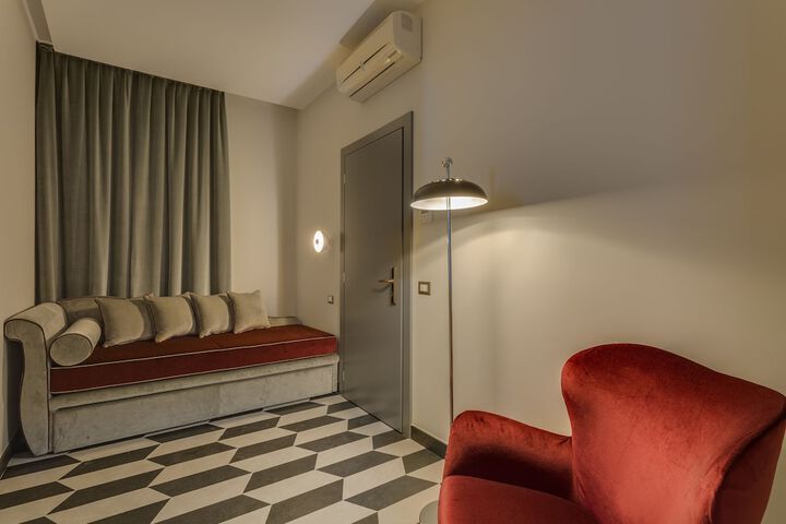 Room 25 of 61