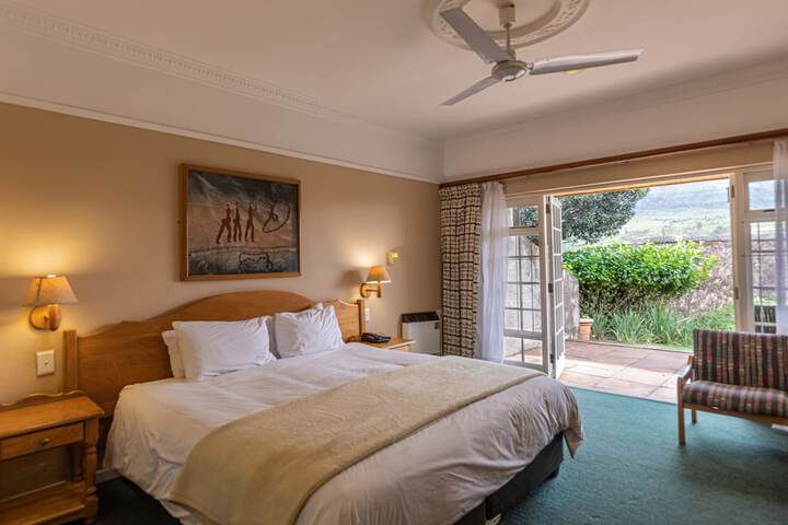 Room 4 of 73