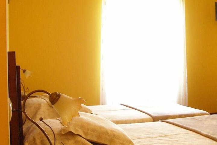 Room 10 of 13