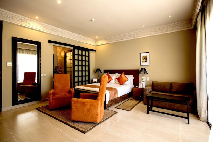 Room 8 of 48