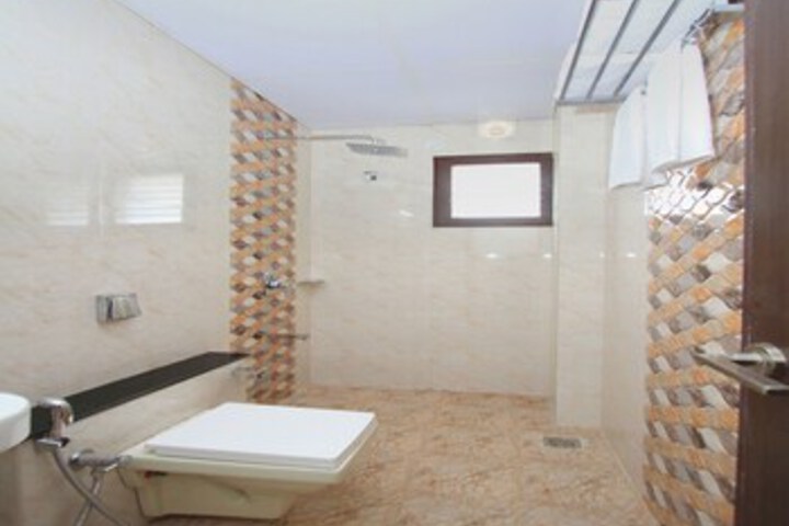 Room 3 of 24