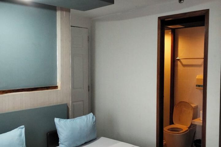 Room 12 of 51