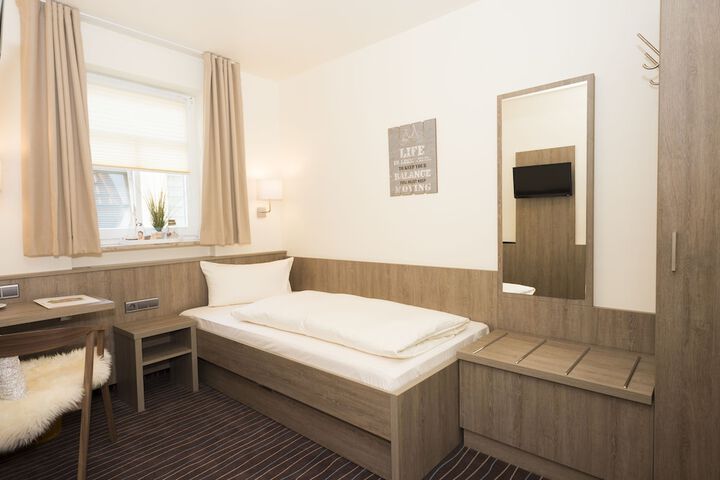 Room 4 of 51