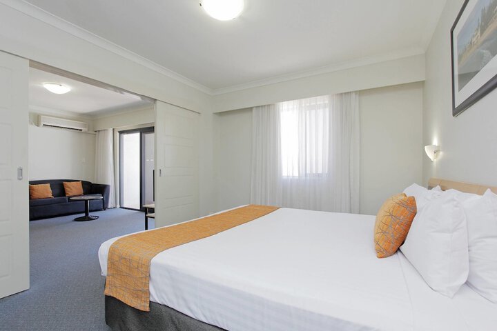 Room 30 of 96