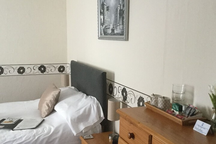 Room 5 of 32
