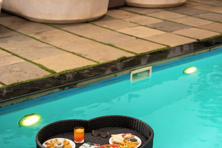 Pool 53 of 90