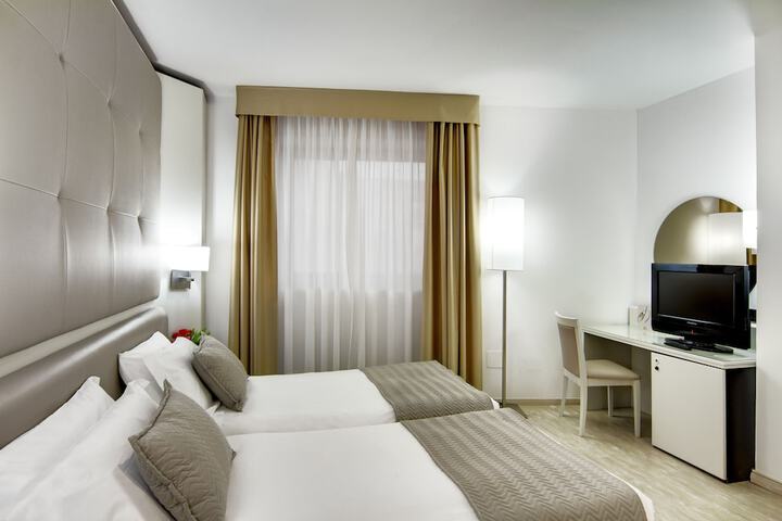 Room 5 of 26