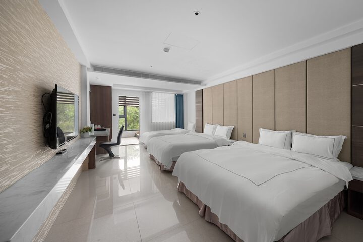 Room 11 of 44