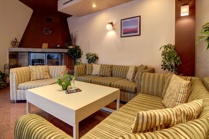 REDENKA HOLIDAY CLUB