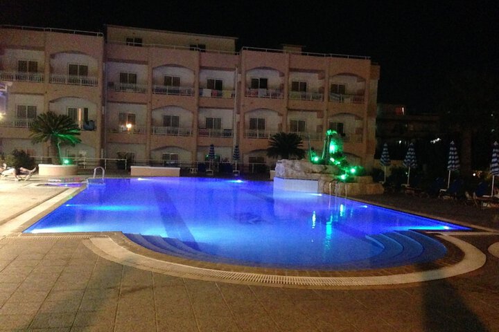 Pool 33 of 38