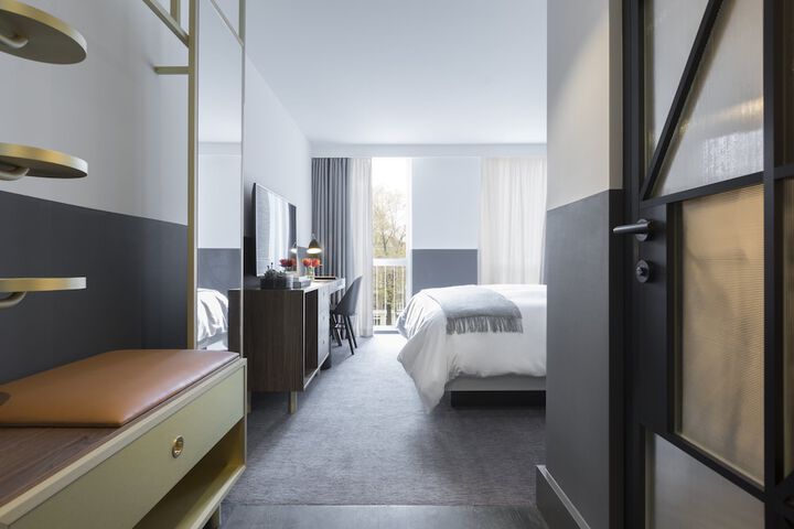 Room 47 of 121