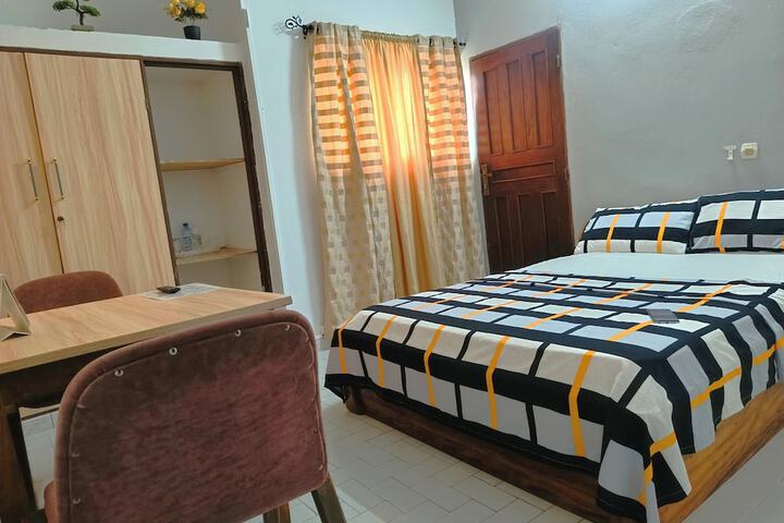Room 9 of 36