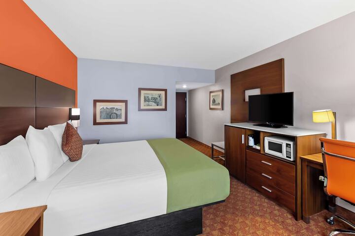 Room 16 of 31