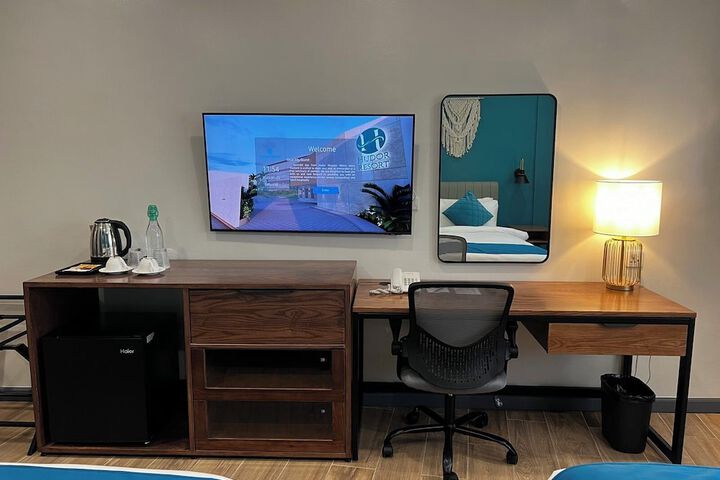 Room 11 of 36