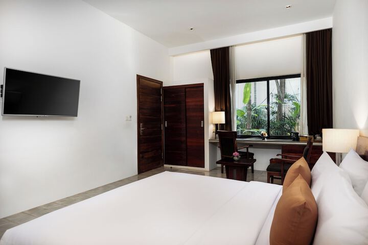 Room 12 of 130