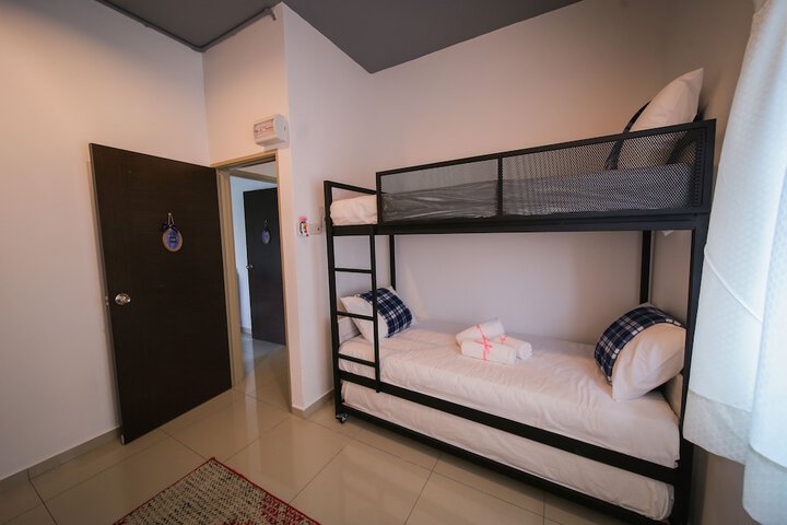 Room 79 of 121