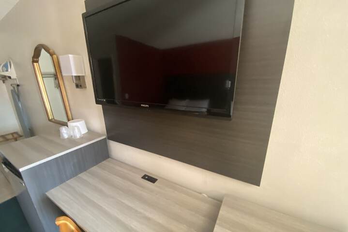 Quadruple Queen Bed (12 of 21)