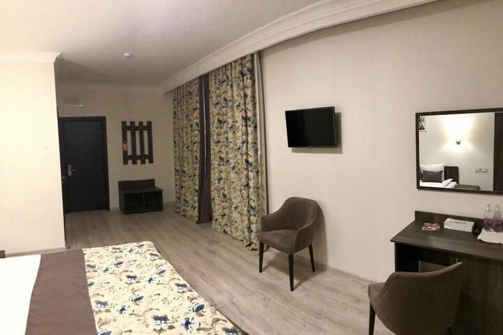 Room 35 of 106