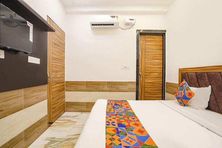 Room 18 of 25