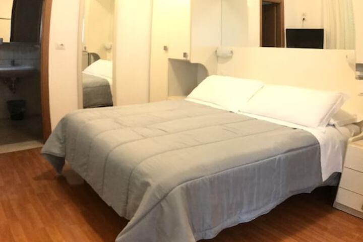 Room 33 of 139