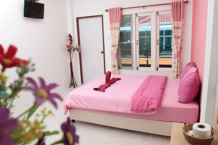 Room 4 of 17